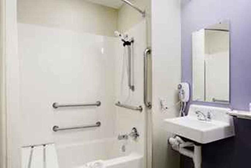 Microtel Inn & Suites Baton Rouge Rom bilde